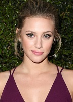 Lili Reinhart nua