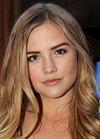 Maddie Hasson nua