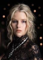 Lottie Moss nua