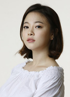 Min Ji-hyeon nua