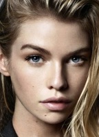 Stella Maxwell nua
