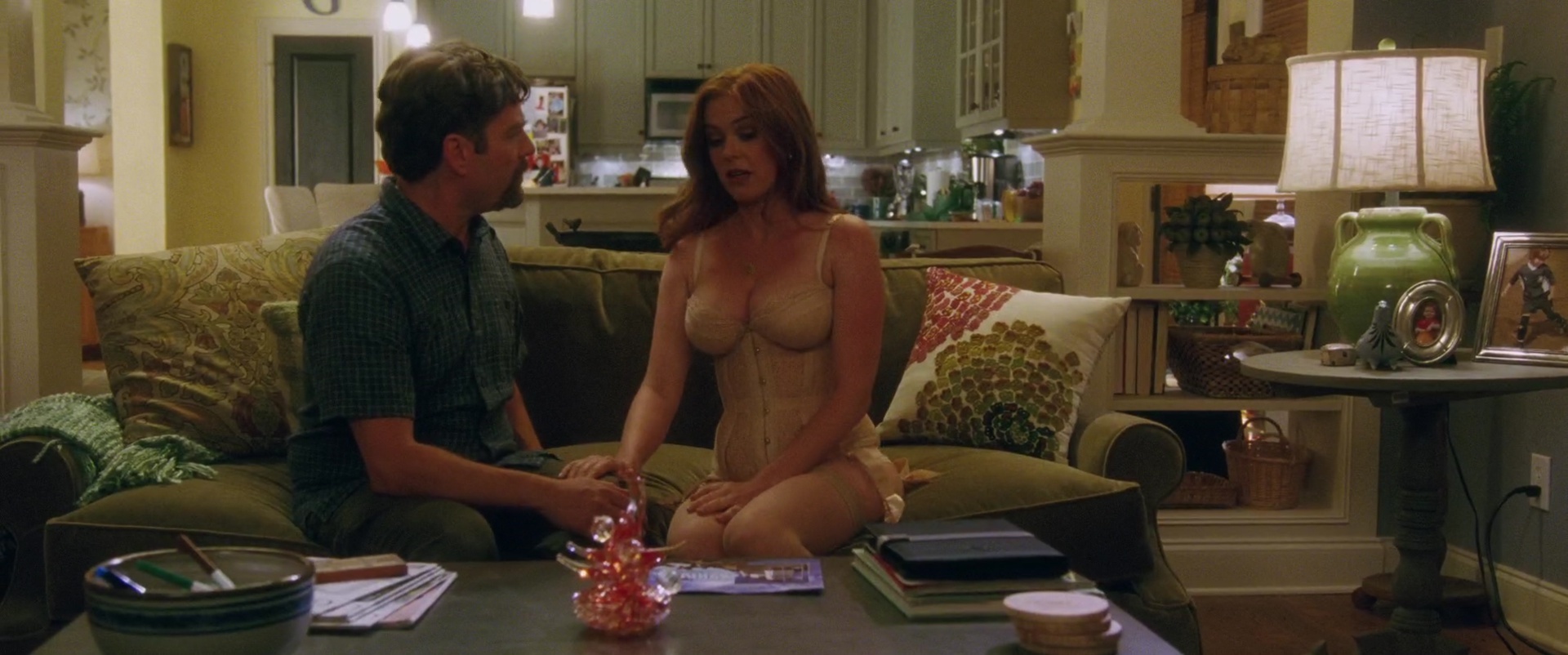 Isla Fisher Nua Em Keeping Up With The Joneses The Best Porn Website