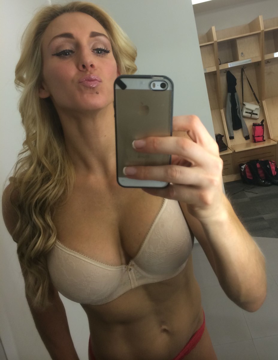 Charlotte flair desnuda
