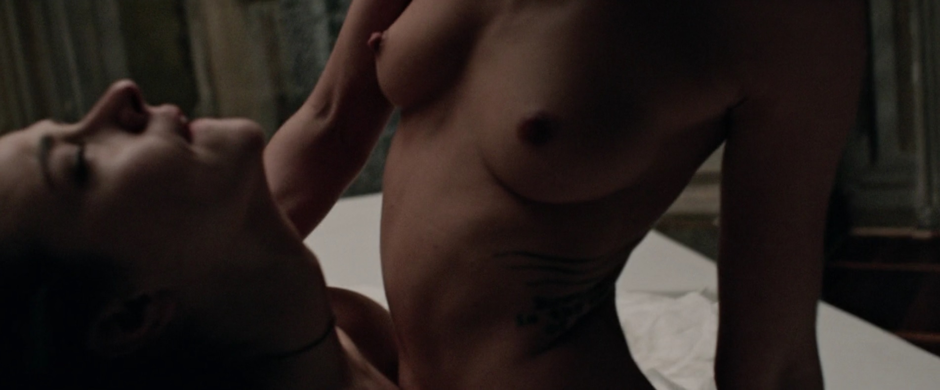 Analeigh Tipton nude pics.