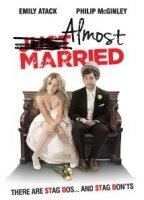 Almost Married (2014) Cenas de Nudez