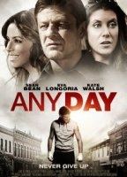 Any Day (2015) Cenas de Nudez