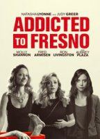 Addicted To Fresno (2015) Cenas de Nudez