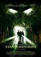 Abandoned Mine (2013) Cenas de Nudez