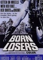 The Born Losers cenas de nudez