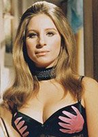 Barbra Streisand nua