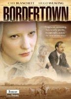 Bordertown (1995) Cenas de Nudez