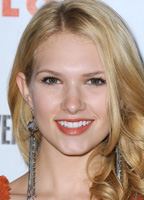 Claudia Lee nua