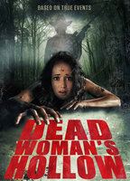 Dead Womans Hollow (2013) Cenas de Nudez