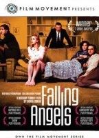 Falling Angels (2003) Cenas de Nudez