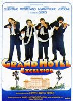 Grand Hotel Excelsior (1982) Cenas de Nudez