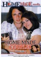 Home Made Couples 5 (2009) Cenas de Nudez