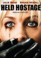 Held Hostage (2009) Cenas de Nudez
