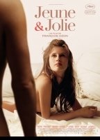 Jeune et Jolie cenas de nudez