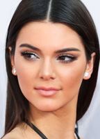Kendall Jenner nua
