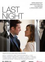 Last Night (2010) Cenas de Nudez