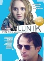 Lunik (2007) Cenas de Nudez
