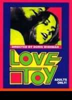 Love Toy (1971) Cenas de Nudez