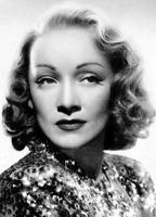 Marlene Dietrich nua