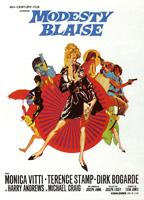 Modesty Blaise (1966) Cenas de Nudez