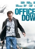 Officer Down (2013) Cenas de Nudez