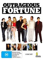 Outrageous Fortune (2005-2010) Cenas de Nudez