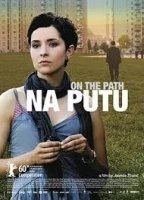 On path (2010) Cenas de Nudez