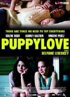 Puppylove (2013) Cenas de Nudez