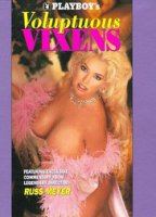 Playboy: Voluptuous Vixens (1997) Cenas de Nudez
