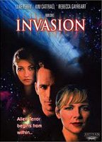 Robin Cook's Invasion (1997) Cenas de Nudez