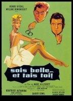 Sois belle et tais-toi (1958) Cenas de Nudez