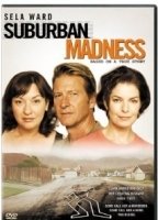 Suburban Madness (2004) Cenas de Nudez