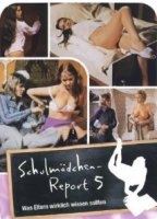 Schoolgirl Report Part 5: What All Parents Should Know cenas de nudez