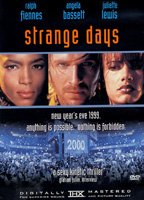 Strange Days (1995) Cenas de Nudez