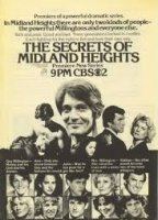 Secrets of Midland Heights cenas de nudez