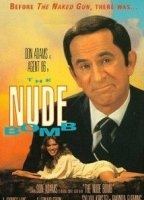 The Nude Bomb (1980) Cenas de Nudez