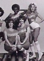 The Roller Girls (1978) Cenas de Nudez