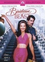 The Beautician and the Beast cenas de nudez