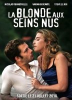 The Blonde with Bare Breasts cenas de nudez