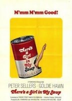 There's a Girl in My Soup (1970) Cenas de Nudez