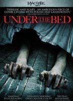 Under the Bed (2012) Cenas de Nudez