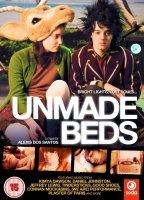 Unmade Beds (2009) Cenas de Nudez