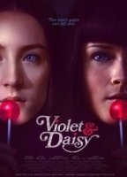 Violet & Daisy (2011) Cenas de Nudez