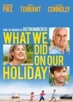 What We Did on Our Holiday (2014) Cenas de Nudez