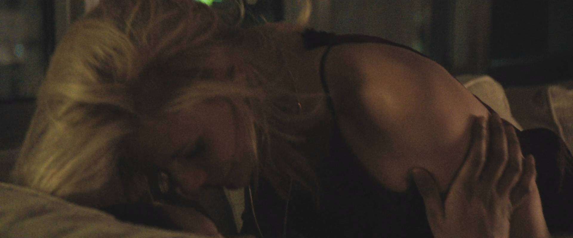 Claire Danes nude pics.