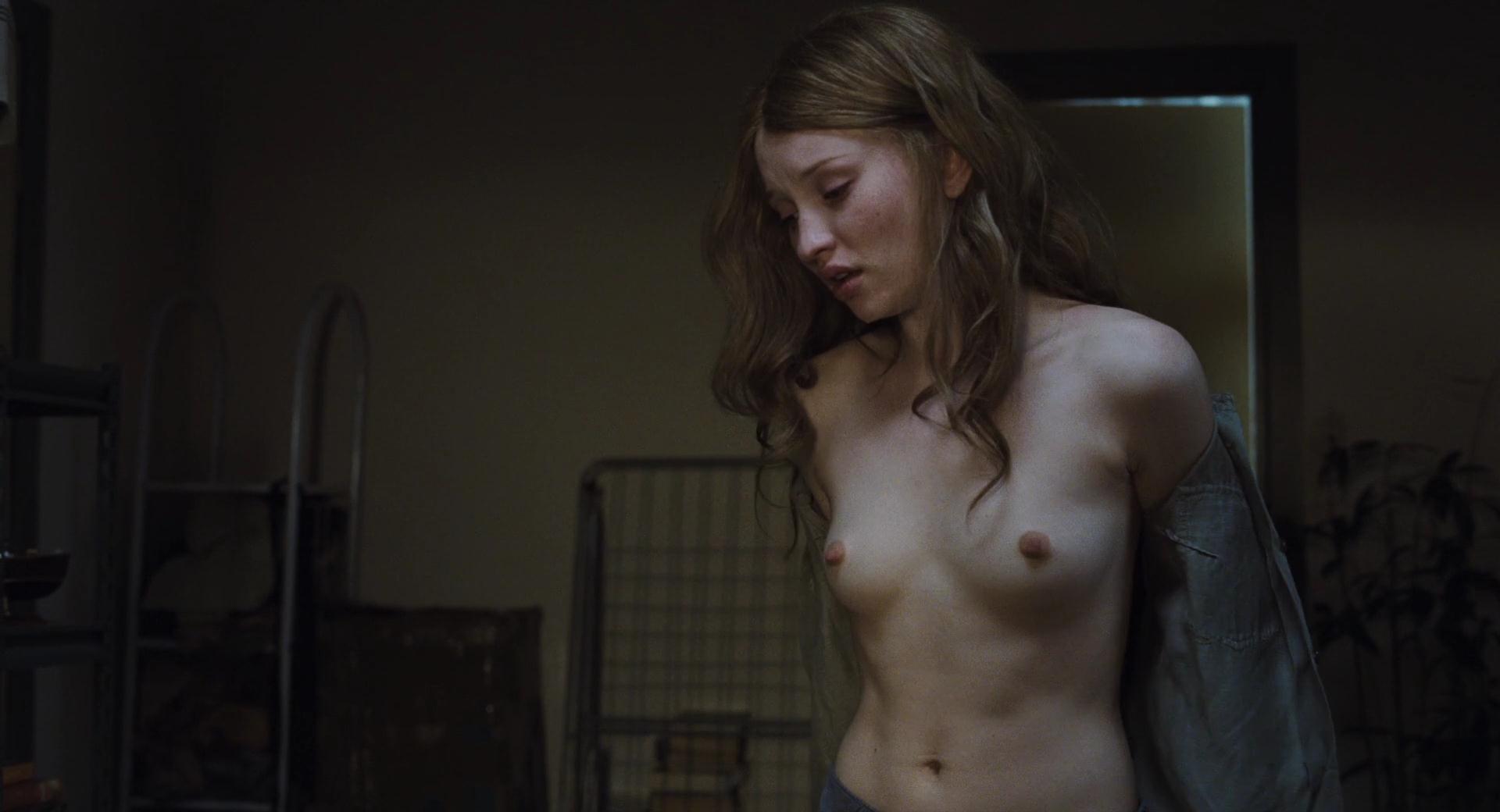 Emily Browning nude pics.